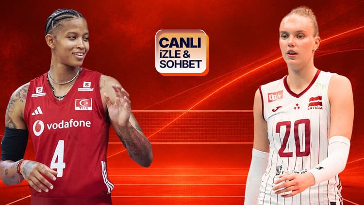 A Milli Kadın Voleybol Takımı oyuncuları, Sinan Erdem Spor Salonu'nda ısınırken.
