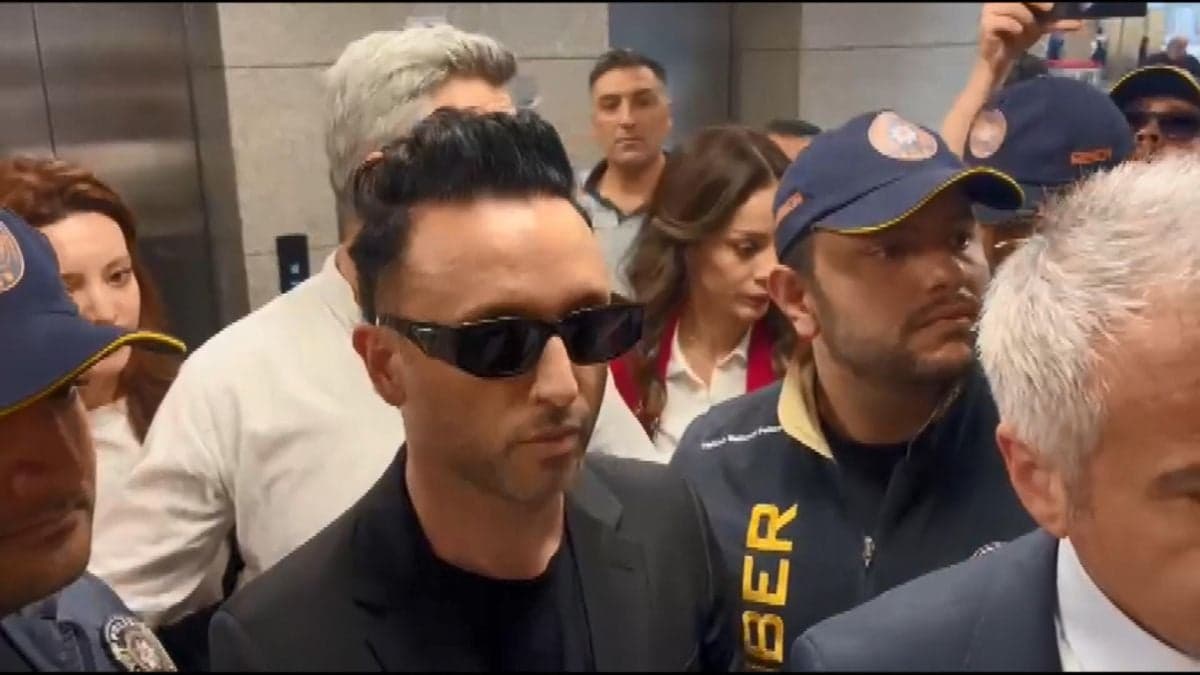 Mabel Matiz hakkında müstehcenlik soruşturması: Yurt dışı yasağı