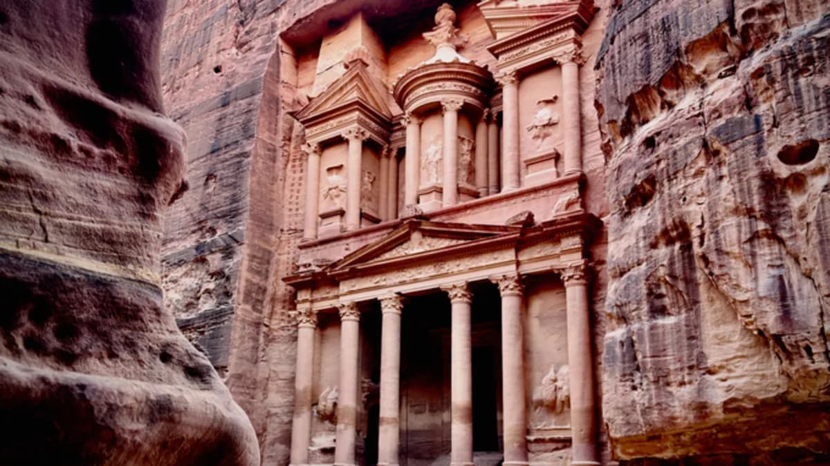 Petra'da taş koymadan saray nasıl inşa edildi? 2000 yıllık gizem nedir?