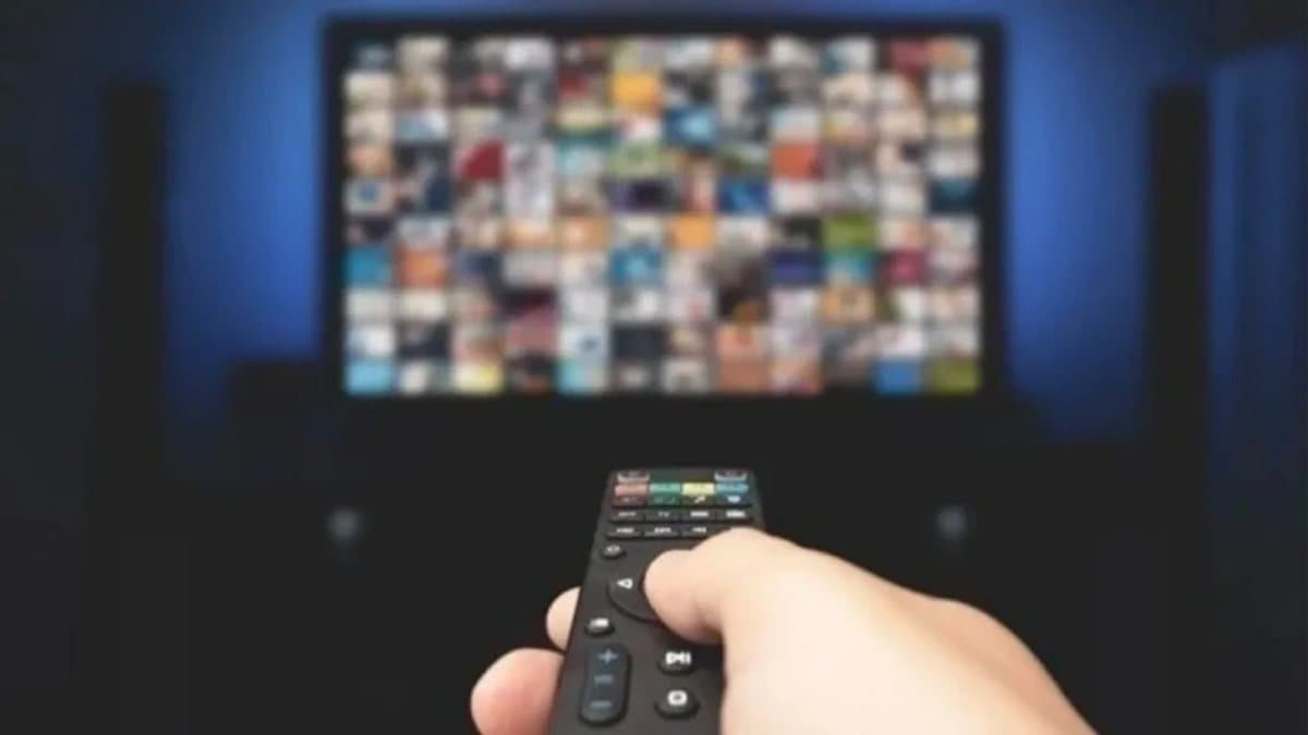 Televizyon ekranında uydu alıcısının kanal arama ve frekans ayarları menüsü