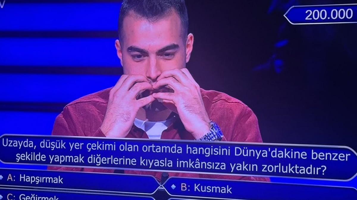 Kim Milyoner Olmak İster programındaki uzay temalı soru ekranı