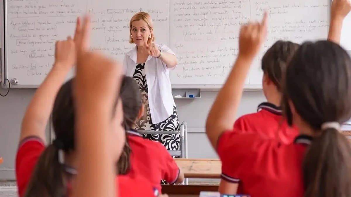 Öğretmen seminerlerinde iki aşamalı takvim: İlk hafta çevrim içi