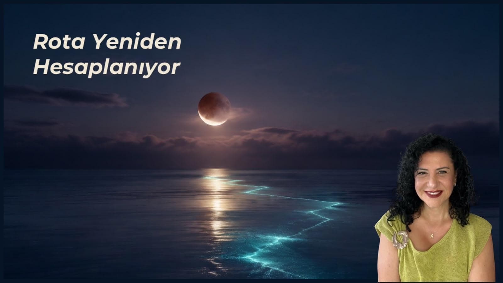 Gece gökyüzünde kısmen gölgelenmiş Ay ve çevresindeki hafif bulutlar.