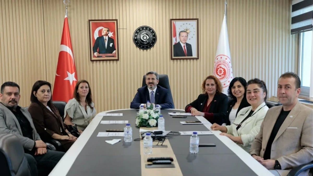 Kademeli emeklilik için kritik toplantı: 2000 sonrası emeklilik çıkacak mı, ne zaman yürürlüğe girecek? TBMM’de düzenleme var mı?