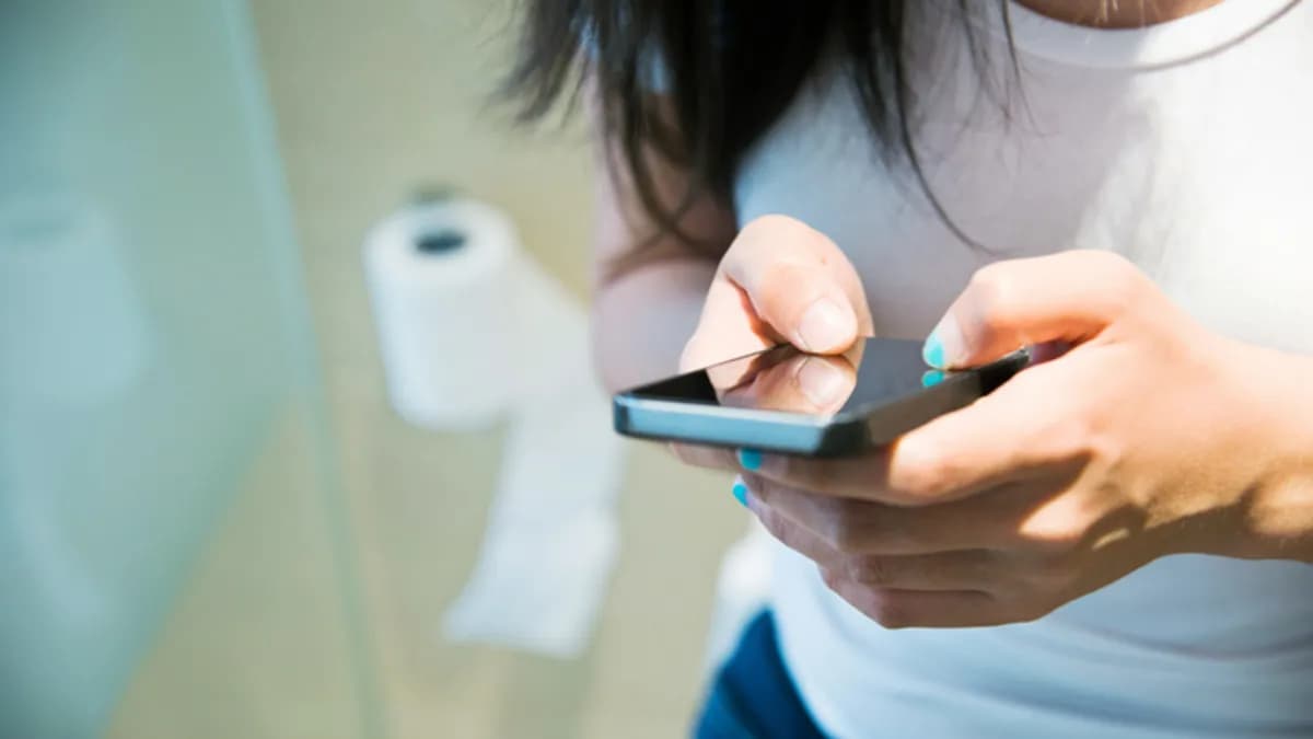 30 dakikanın bedeli ağır oldu! Tuvalete telefonla giren genç felç kaldı iddiası doğru mu, olay nerede yaşandı?