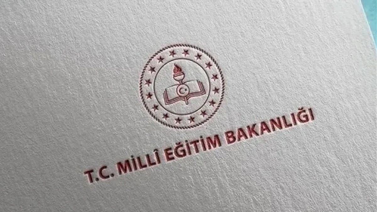 Ücretli öğretmenlik başvurusu ve 2026 AGS puanı hakkında bilgilendirme görseli.