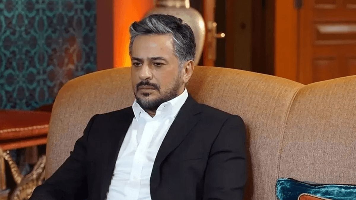 Emre Altuğ, iki yıllık sevgilisi Pınar Yüzbaşıgil ile davette görüntülendi