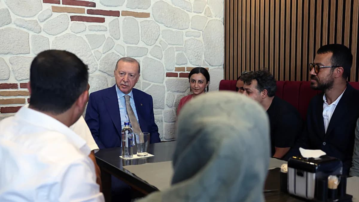 Başkan Erdoğan'a vatandaşlardan sevgi gösterisi: Üsküdar esnaf ziyaretinde neler oldu?