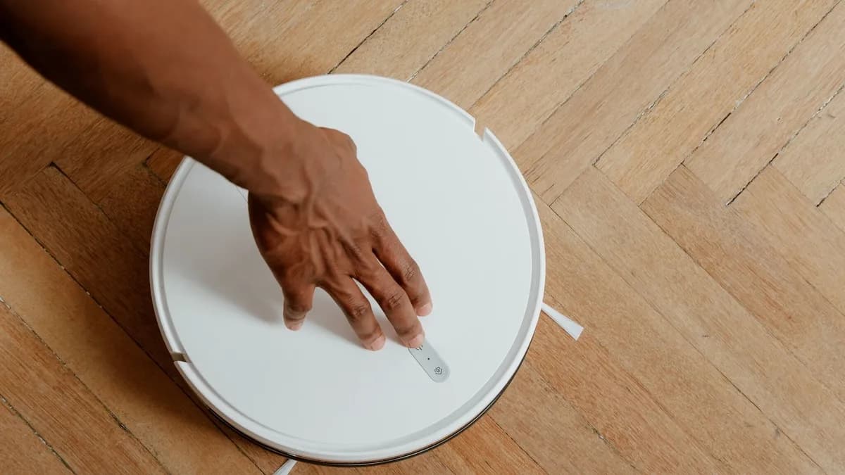 Robot süpürgeyle eşinin ihanetini yakalayan adam davayı kazandı mı, neden beş ay hapis cezası aldı?
