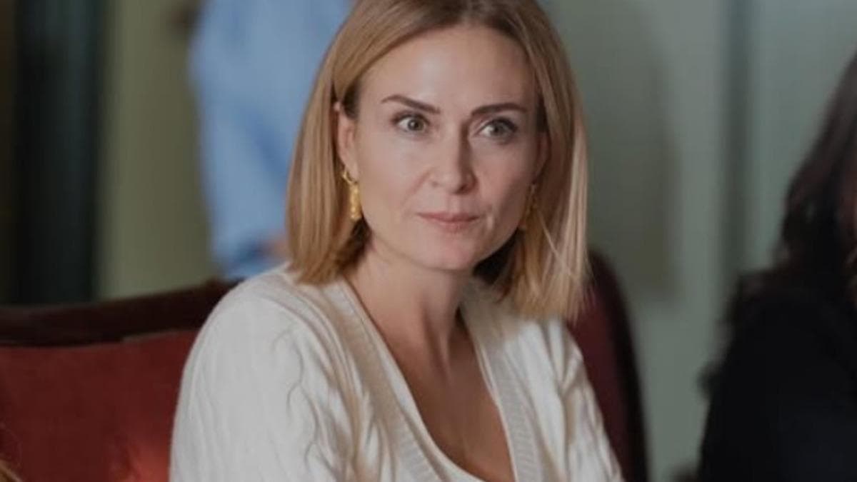 Ceyda Düvenci ve Güçlü Mete’nin Stockholm’deki Türkiye Büyükelçiliği’nde kıyılan nikâhından bir kare.
