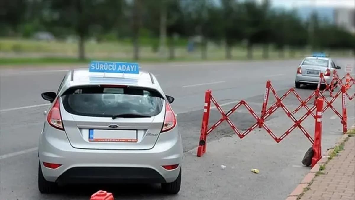 Ehliyet sınavında parkur sistemi kaldırılıyor mu? Serbest güzergâh uygulaması nasıl işleyecek?