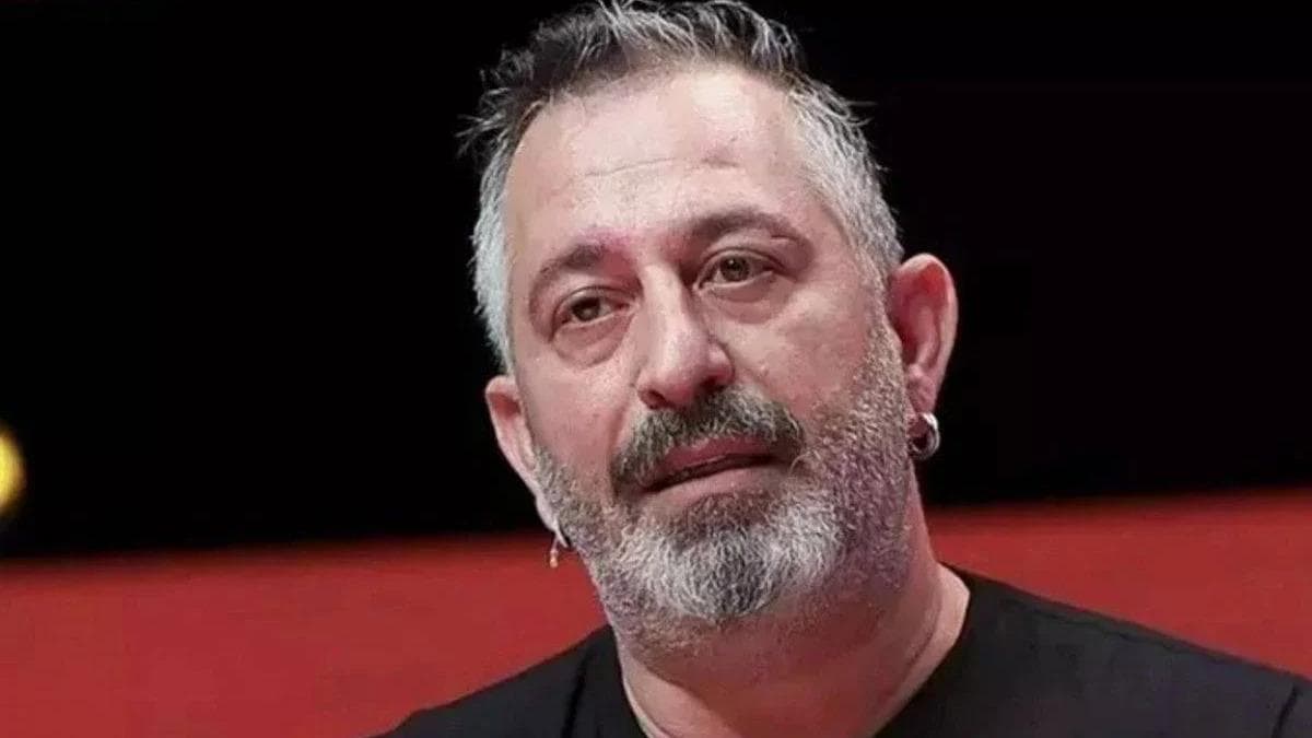 Cem Yılmaz'ın kamusal bir etkinlikte çekilmiş arşiv fotoğrafı.