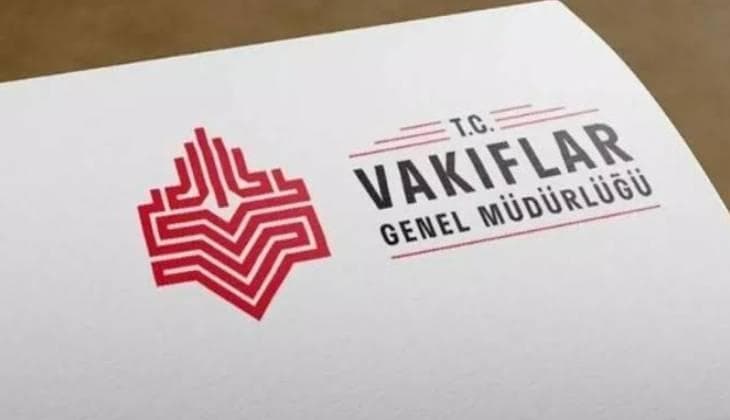 Vakıflar Genel Müdürlüğü burs başvurularını takip eden öğrenci
