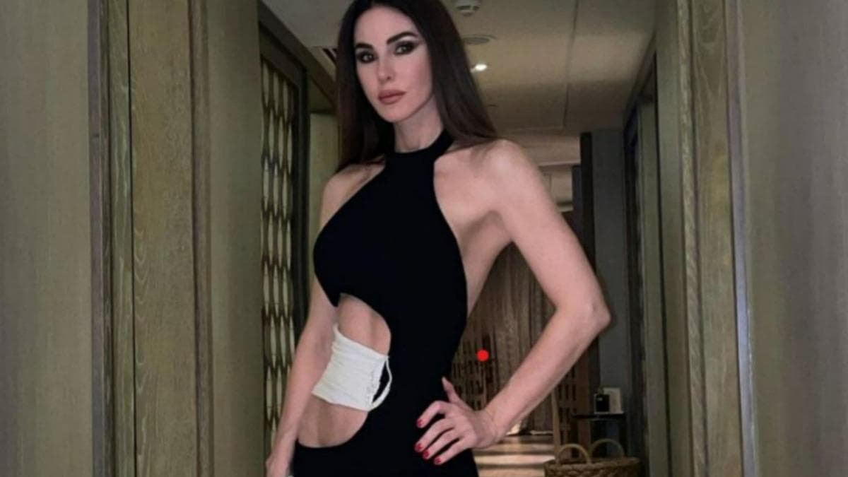 Defne Samyeli'den Bodrum'da bikinili poz: beğeni yağdı