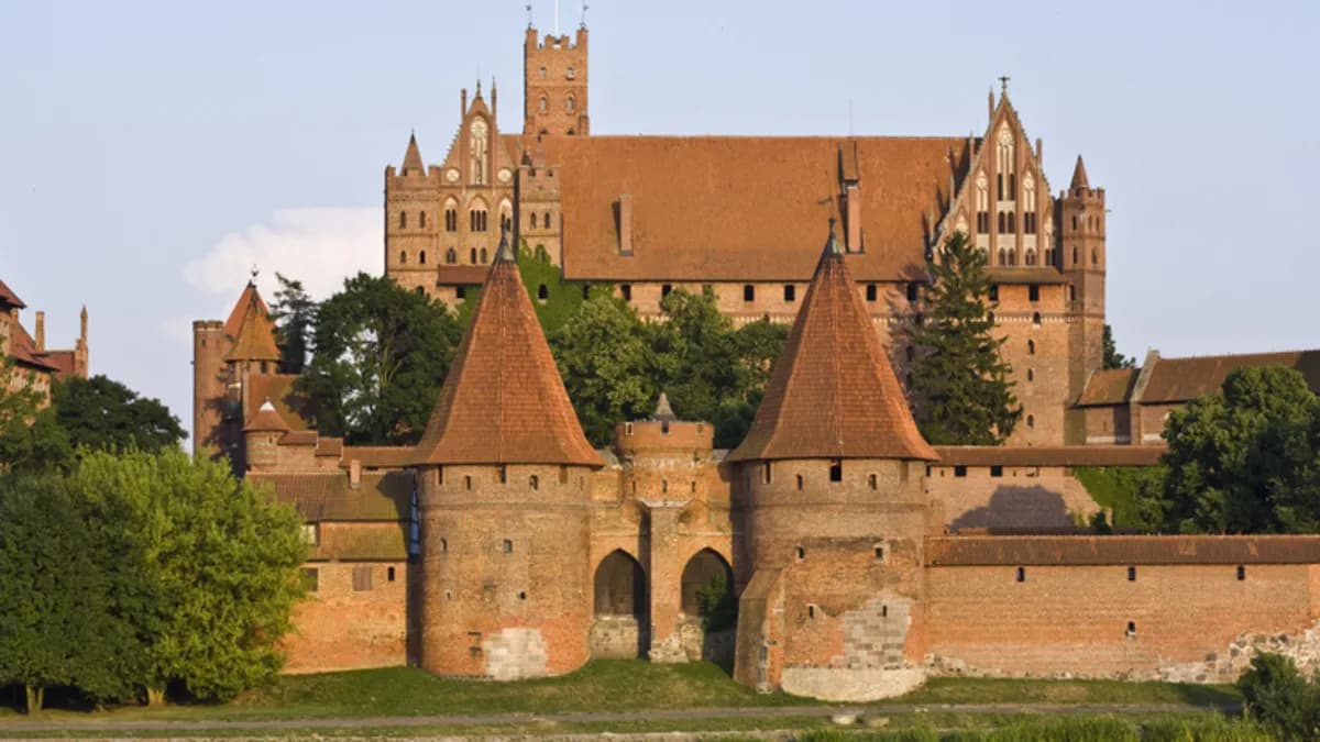 Malbork Kalesi neden ünlü? 30 milyon tuğlayla 130 yılda inşa edilen yapının ısınma sistemi nasıl çalışıyor?
