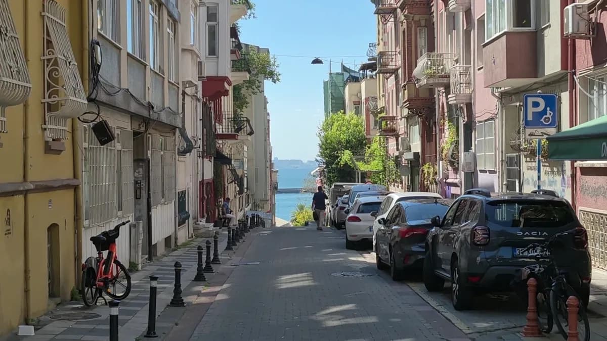 “Burası İstanbul’un Brooklyn’i” denilen Kadıköy’deki mahalle neden “en havalı” seçildi? Yeldeğirmeni’nde hangi özellikler öne çıkıyor?