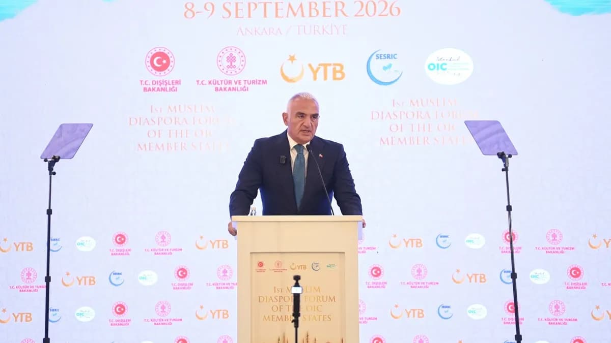 Kültür ve Turizm Bakanı Mehmet Nuri Ersoy, Müslüman Diasporalar Forumu’nda konuşurken.
