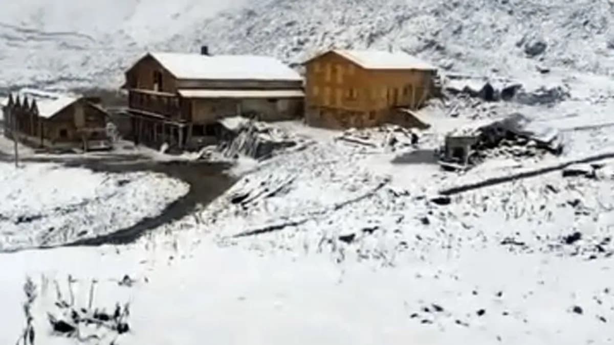 Eylül'ün ilk haftasında Kars'ta termometreler -5'e mi düştü, her yer neden buz tuttu? Rize Çamlıhemşin'deki Tahpur Yaylası'na kar yağdı mı?