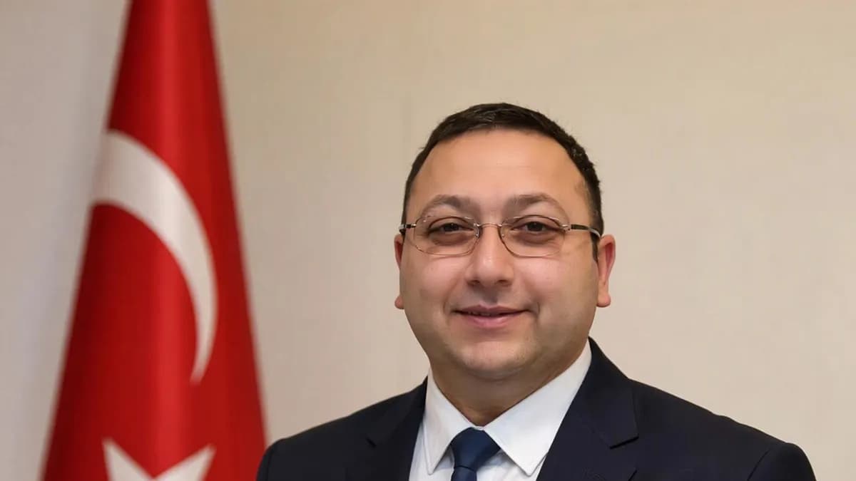 Dündar Ziya Gültekin kimdir, kaç yaşında ve nerelidir? Üsküdar Belediye Başkan Vekili'nin siyasi hayatında hangi görevler var?