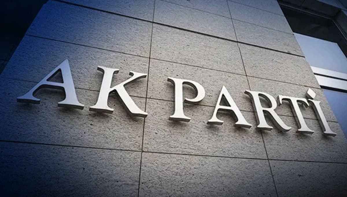 AK Parti'ye katılım iddialarının gündeme geldiği belediye başkanlarına ilişkin haber görseli