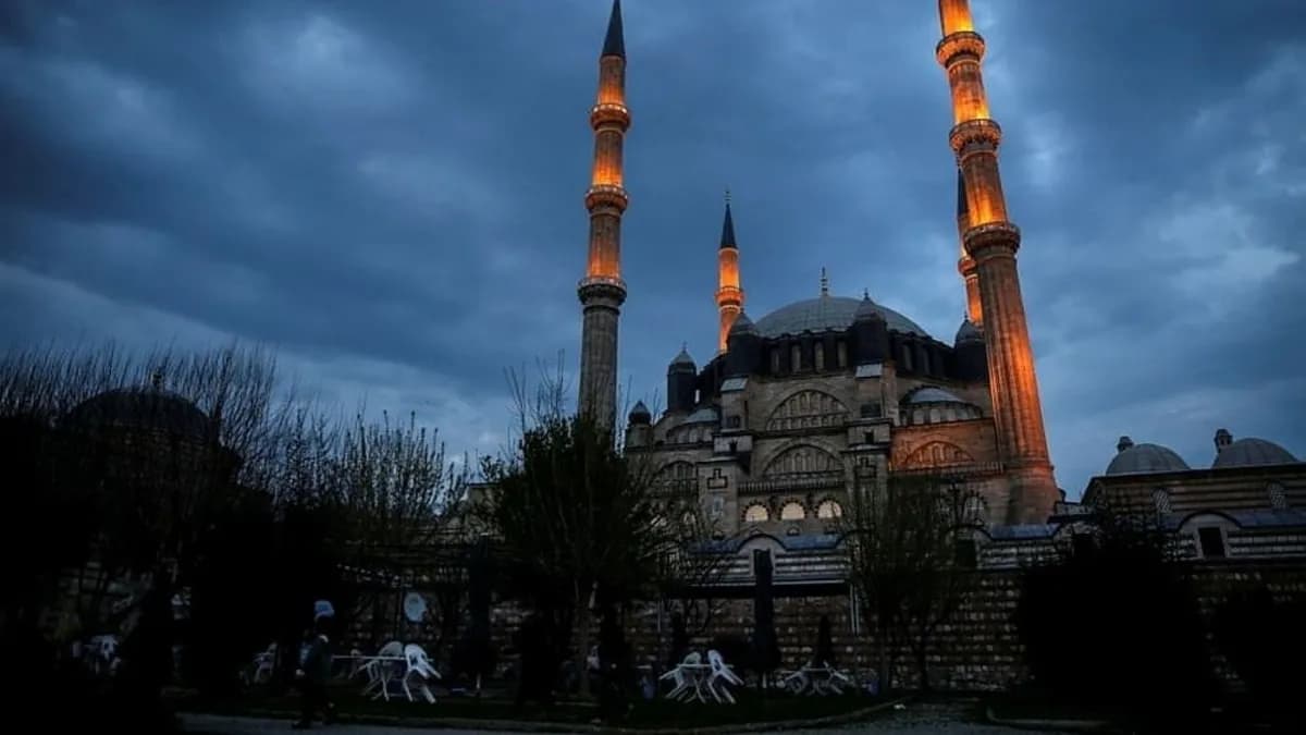 11 Eylül 2026 Cuma hutbesi konusu nedir, Diyanet hutbesinde hangi ayet ve hadisler yer alıyor?