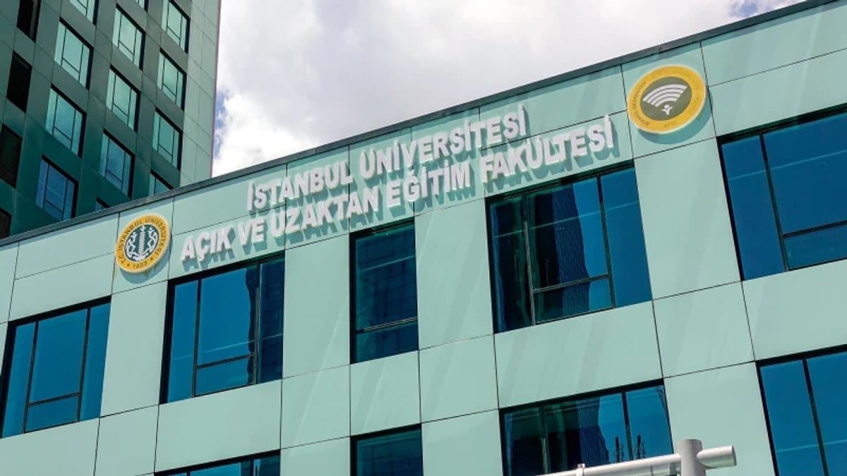 AUZEF kayıt yenileme son günü ne zaman, nasıl yapılır? 2026-2027 Güz yarıyılı AKSİS kayıt yenileme, ders seçimi ve ekle-sil tarihleri hangi günlerde?