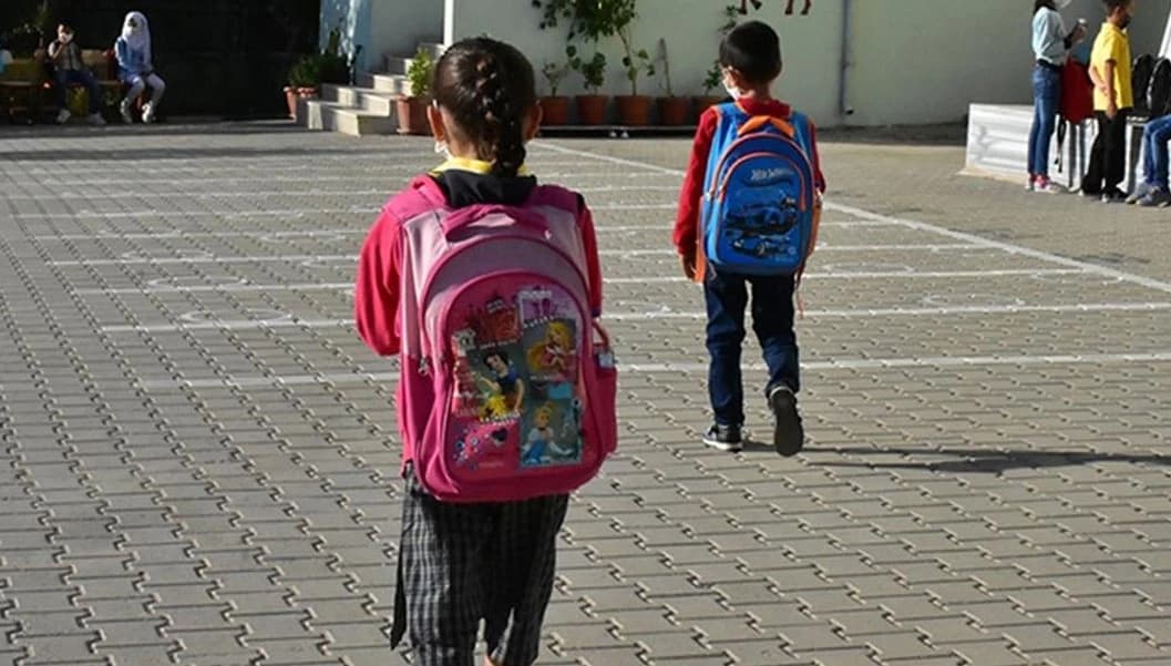 Ara tatil ne zaman? MEB 2026-2027 eğitim öğretim yılında birinci ve ikinci dönem ara tatili ile yarıyıl tatili hangi tarihlerde yapılacak?