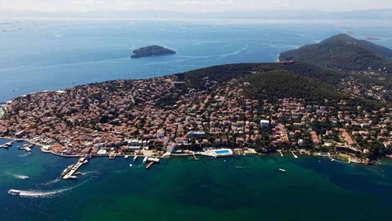 Marmara Denizi'nde son günlerde yaşanan depremleri gösteren bir harita veya grafik.