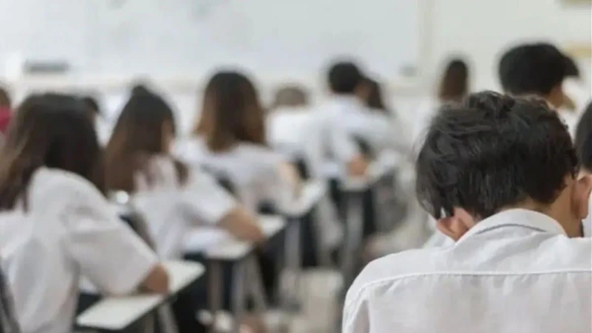 Millî Eğitim Bakanlığının 2026-2027 eğitim öğretim yılı takvimine göre okulların açılacağı tarihi gösteren haber görseli